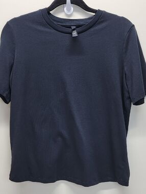 SKIMS Fits Everybody Crew Neck SS Tee Size Small Womens